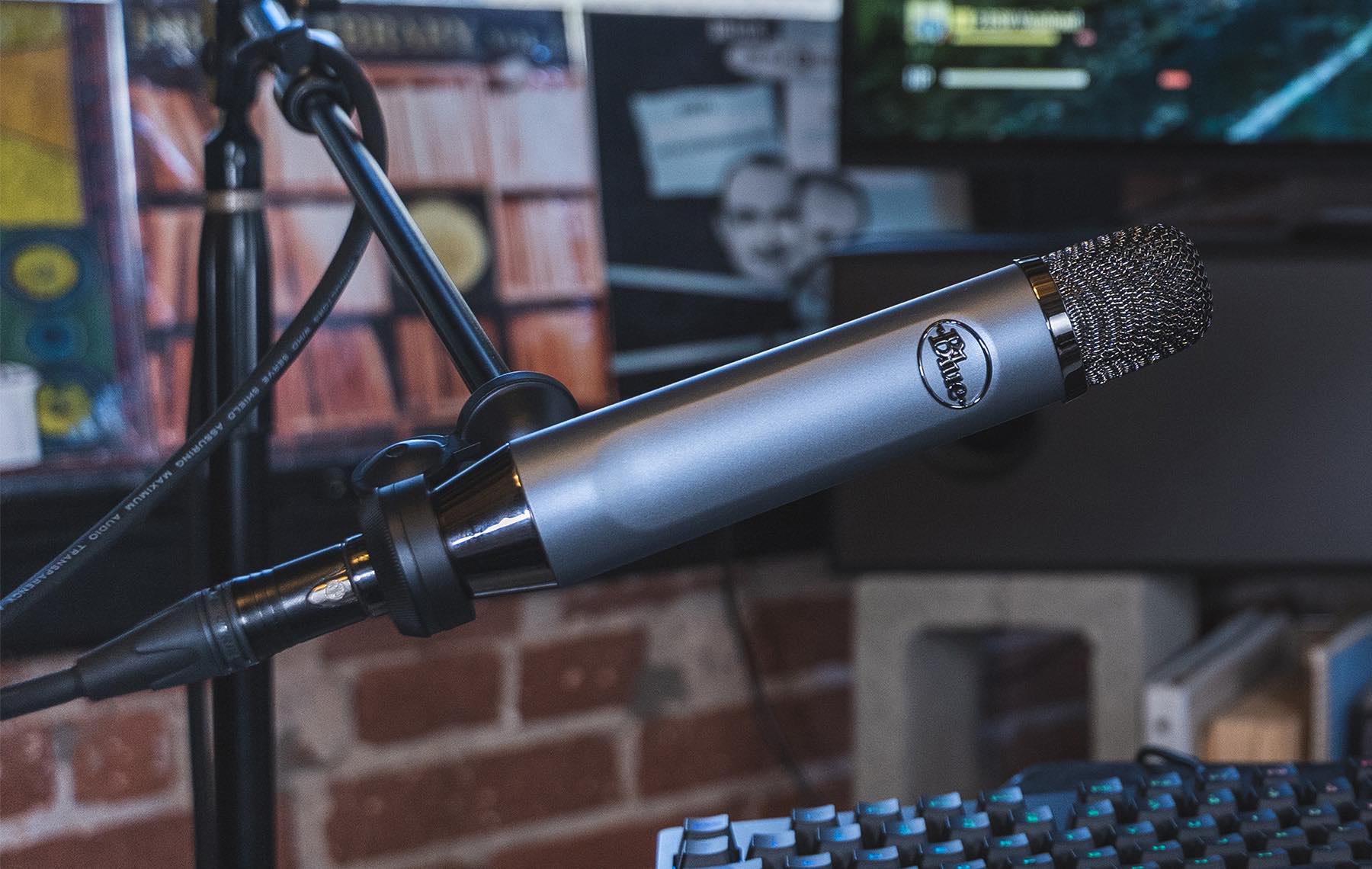 Panasonic ag-mc200g. Audio-technica at2020. Конденсаторный микрофон xlr. Микрофон rode lavalier, петличный, всенаправленный, micon. Микрофон rode nt1000 (nt-1000).