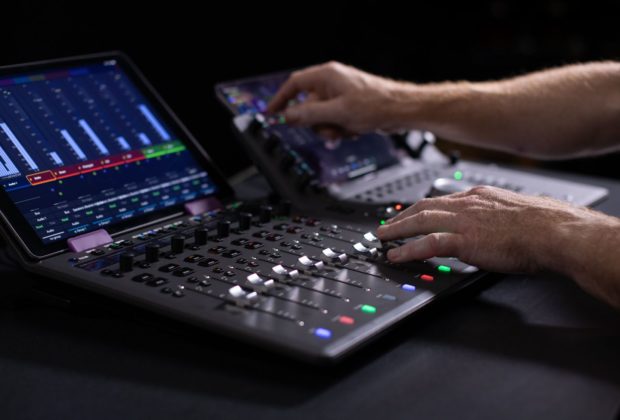 Avid S1 superficie di controllo surface control daw software hardware soundwave audiofader