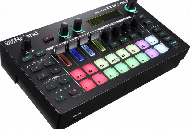 Roland MC-101 hardware dj digital groovebox performance zenology rolandcloud test audiofader andrea maio