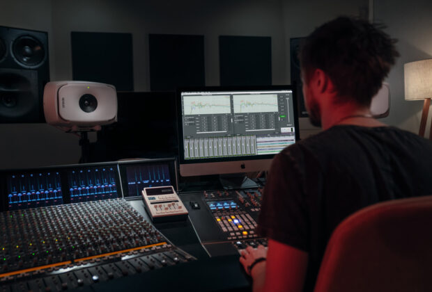 Genelec GLM 4 monitor audio studio pro rec mix mastering producer midiware software SEM DSP audiofader