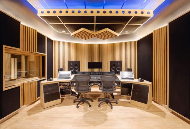 SSL Origin Flow Studios regia control room mixer banco hardware recording mixing midiware audiofader