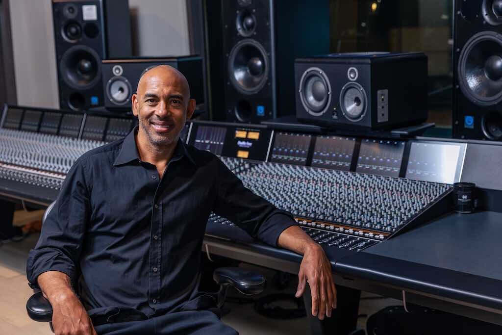 Harvey Mason Media ssl duality fuse console mixer mix rec banco midiware audiofader