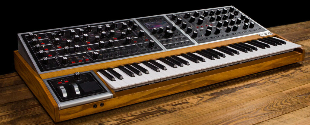 Moog Messenger review opinion test preview luca pilla audiofader muse labirynth price entry level synthesizer