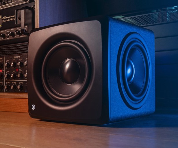 iK multimedia iLoud Sub 年度末特価！ IK Multimedia iLoud Sub: Calibration and low end for the small