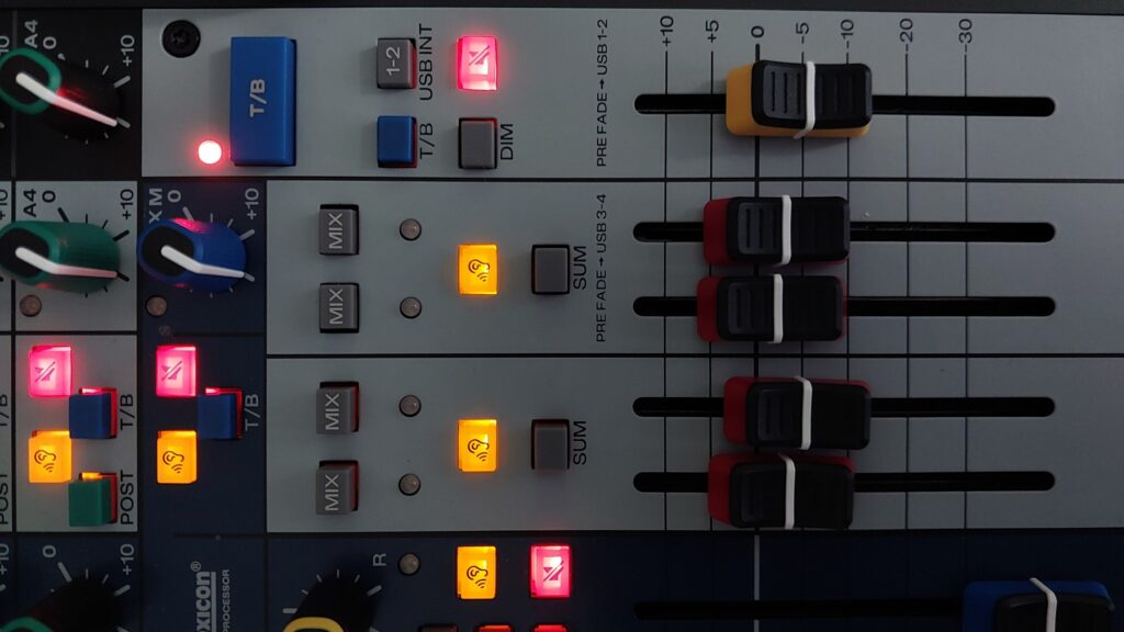 soundcraft signature plus mixer analogico review recensione test opinion luca pilla audiofader